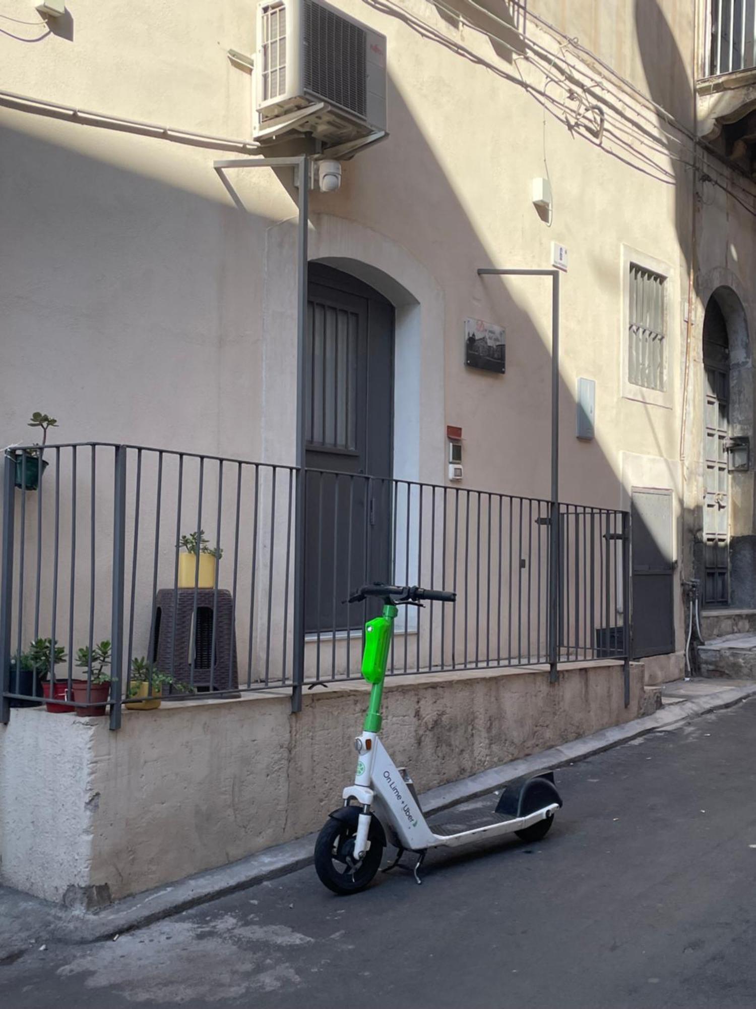 Due Passi Dal Centro Apartment Catania Exterior photo